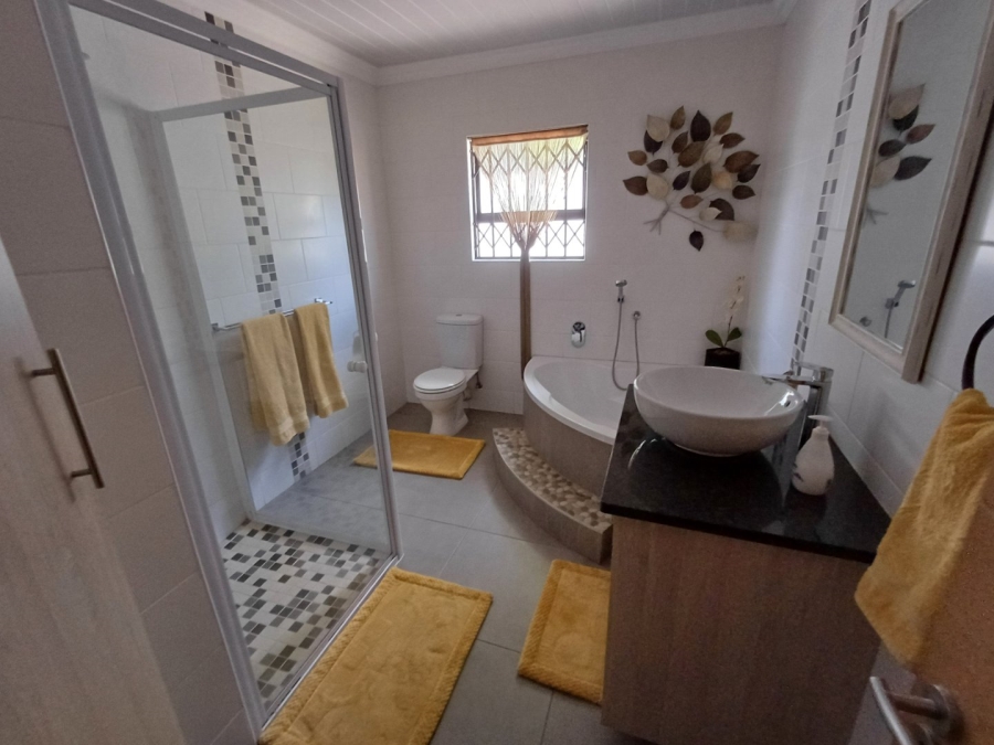 3 Bedroom Property for Sale in Langenhovenpark Free State